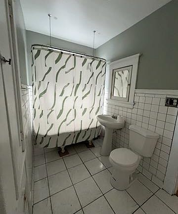 3rd image of 2615 N Bartlett Ave