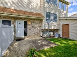 452 Park Ridge Ln #1D, Aurora, IL 60504