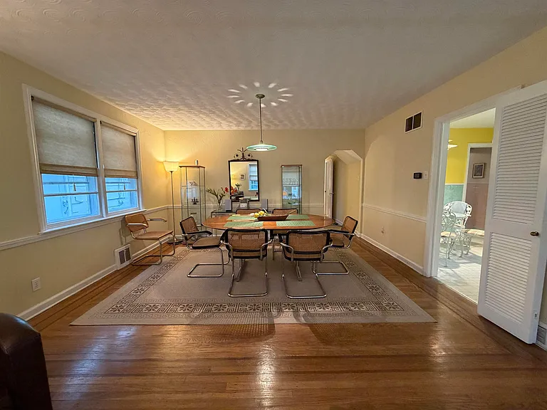 33 N Gladstone Ave #JULY 1ST-LABOR DAY — Photo 9
