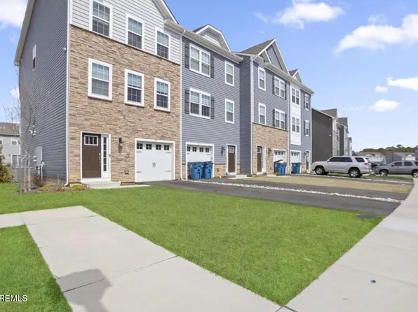 279 Mantoloking Drive, Jackson, NJ 08527