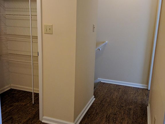 5th image of 141 Garnet Dr