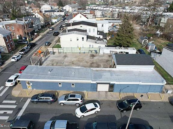 4th image of 4625 Ditman St