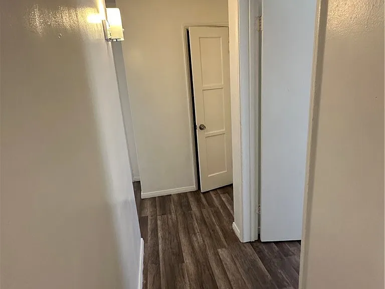 934 W 71st St #1/2 — Photo 7