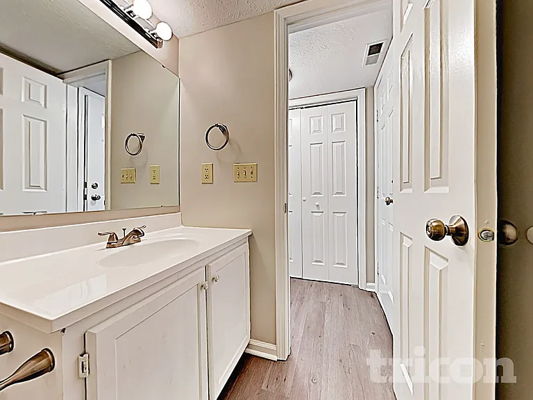 8420 Country Club Blvd — Photo 15