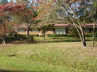 135 N Elizabeth St, Lyons, GA 30436