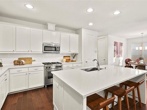 2nd image of 4504 Del Rey Ave