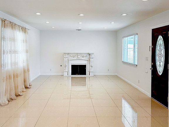 3rd image of 2948 Hermosa Ave
