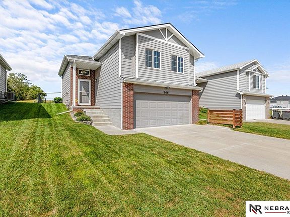 2nd image of 866 Barker Ln