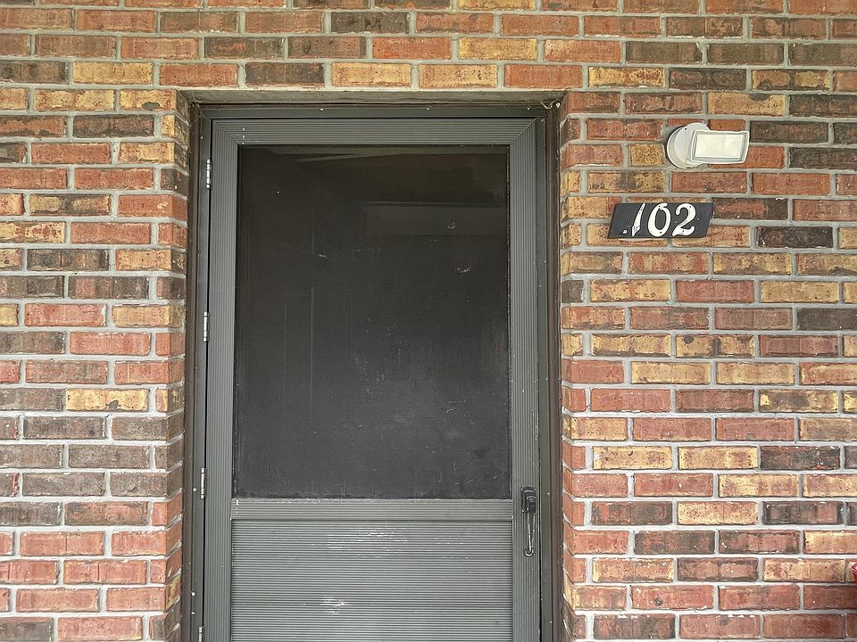 1st image of 930 Sparta Dr APT 102