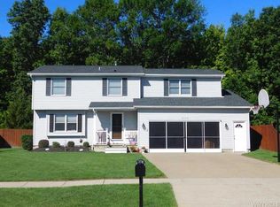 2194 Hobblebush Ln, Lake View, NY 14085