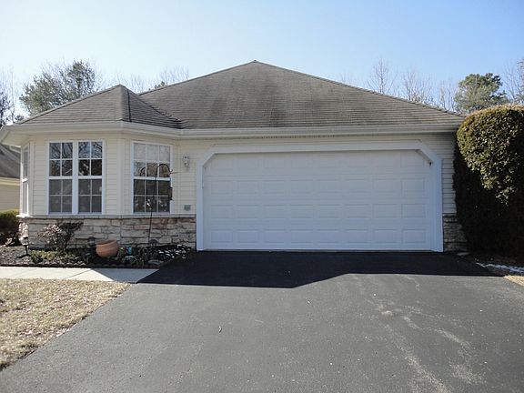5th image of 16 Strawberry Ln
