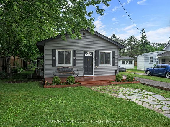 3rd image of 152 Elm St