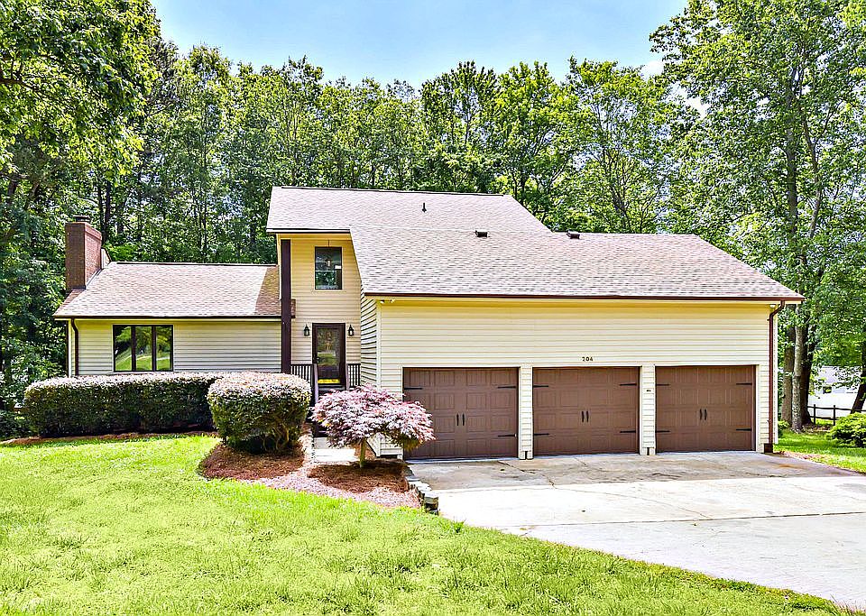 1st image of 204 Julia Dr