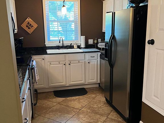 5th image of 3310 Washington Ave APT 1313