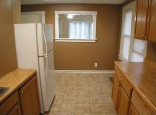 150 N Loucks St, Aurora, IL 60505