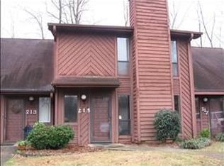 215 Rock Knoll Dr, Greenwood, SC 29649