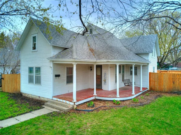 415 N 1st Ave, Winterset, IA 50273