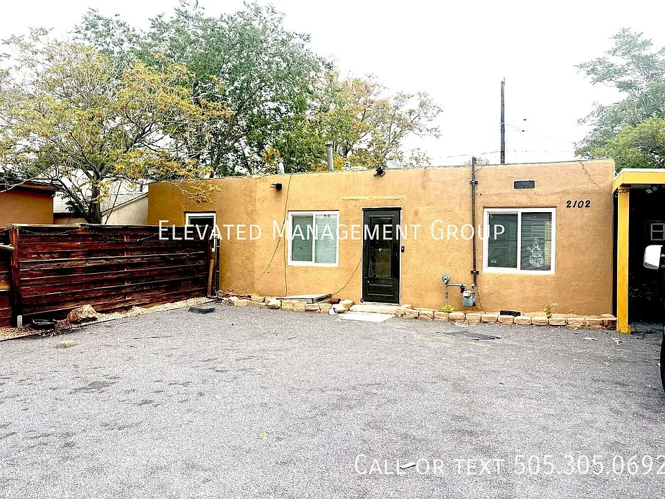 2102 Edith Blvd NE #A