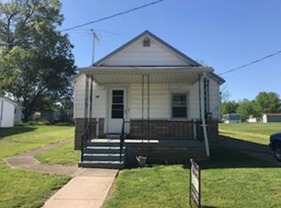 404 W Wilson St, Fairfield, IL 62837