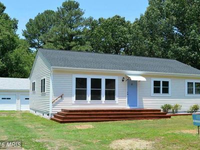 151 Locust Ave, Colonial Beach, VA, 22443