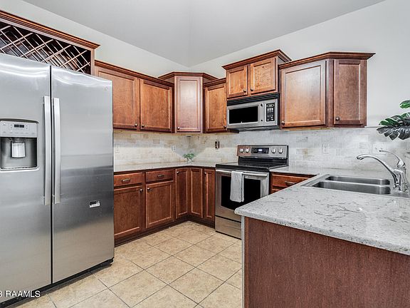 3rd image of 208 Bald Eagle Dr