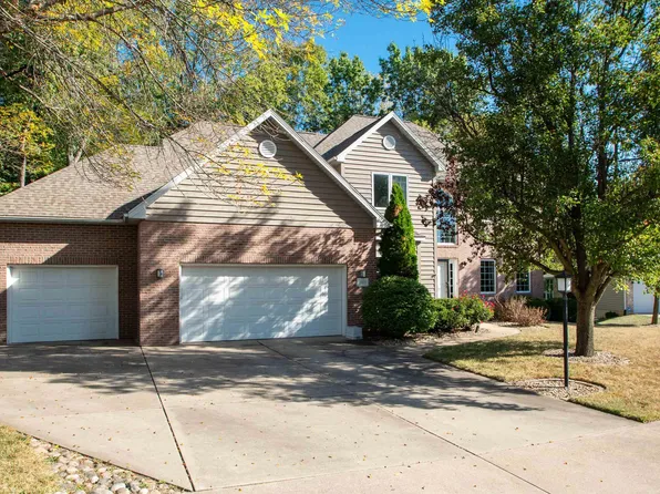 5009 W Newcastle Dr, Peoria, IL 61615