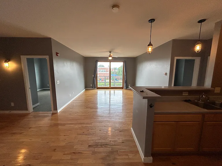 1609 Long St #303 — Photo 2