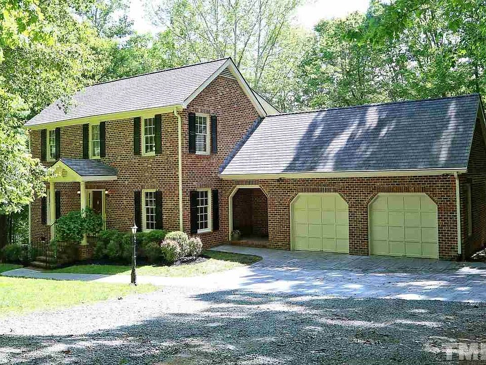 1st image of 110 Fieldstone Ct