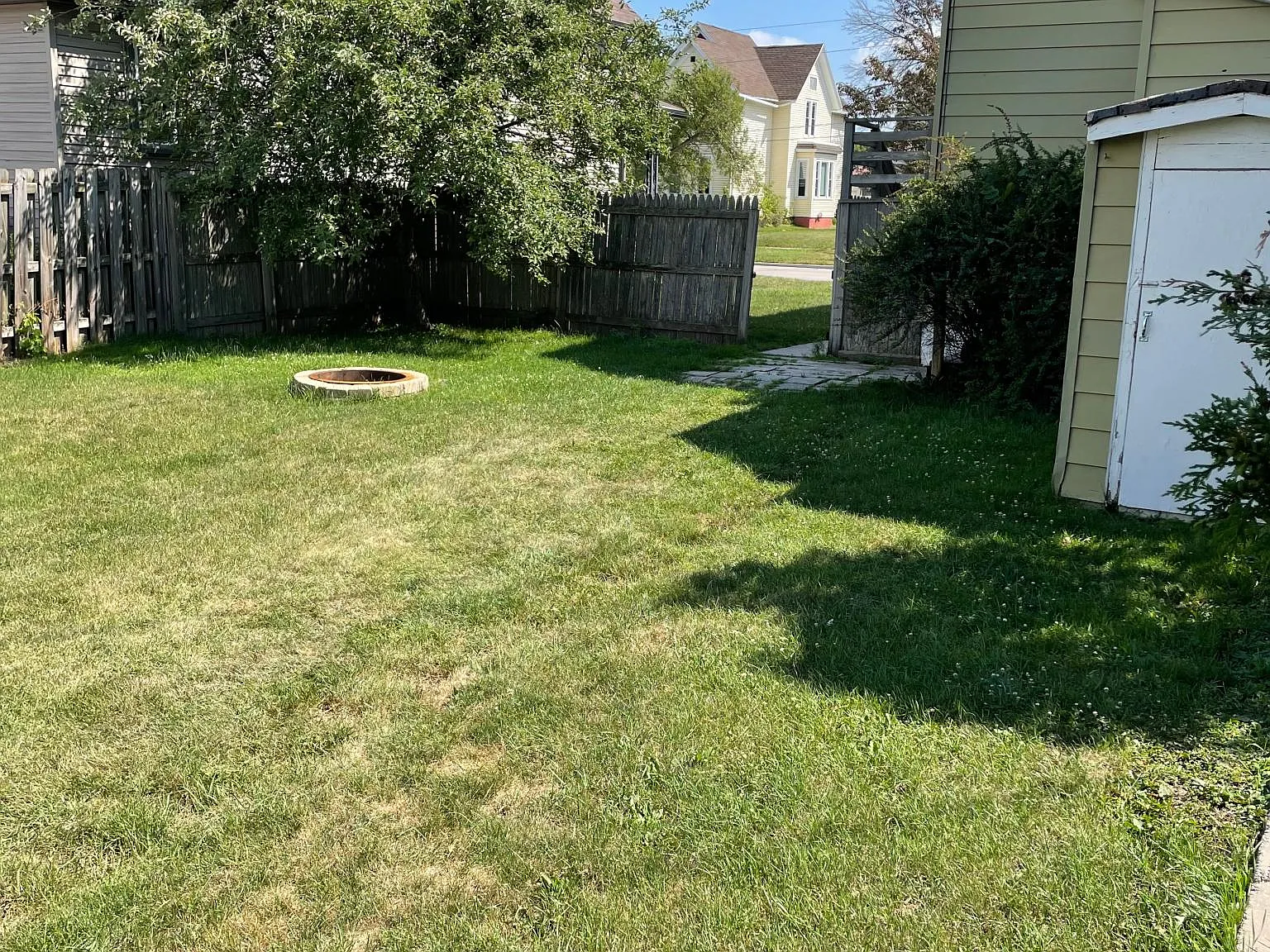 1638 Saemann Ave — Photo 2