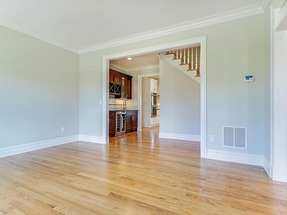 4th image of 2166 Bernadette Ct