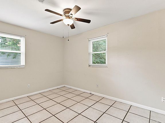 5th image of 2114 Melanie Dr
