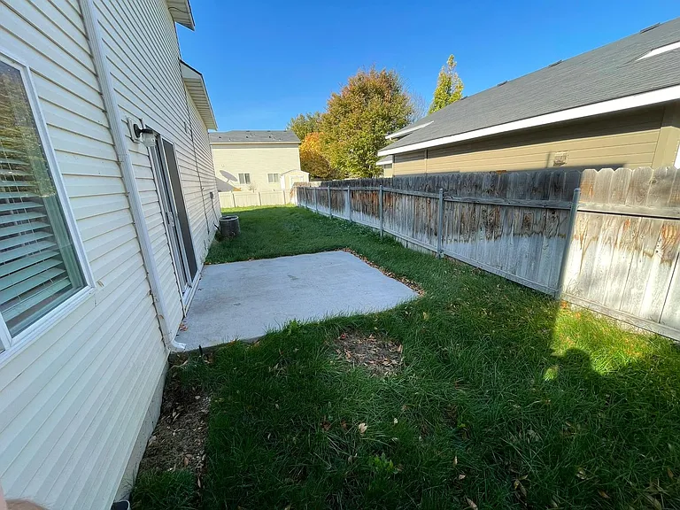 10806 W Heartwood St — Photo 32