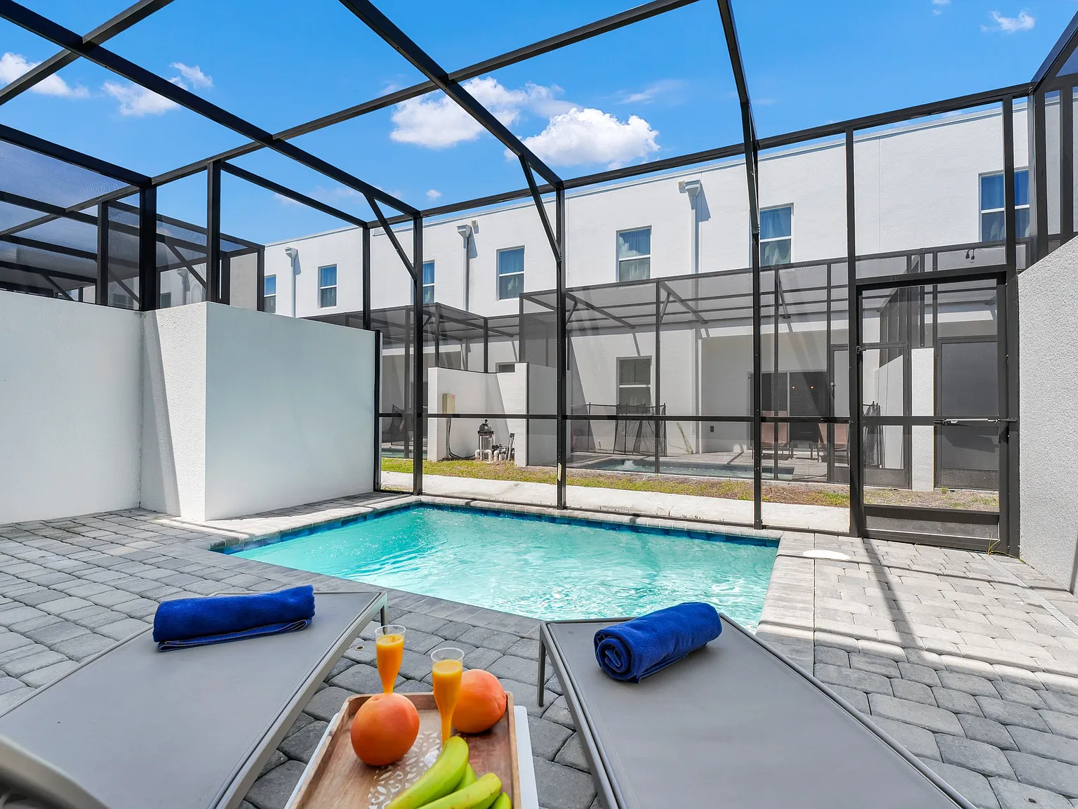 4 bed, $3,200 — Photo 3