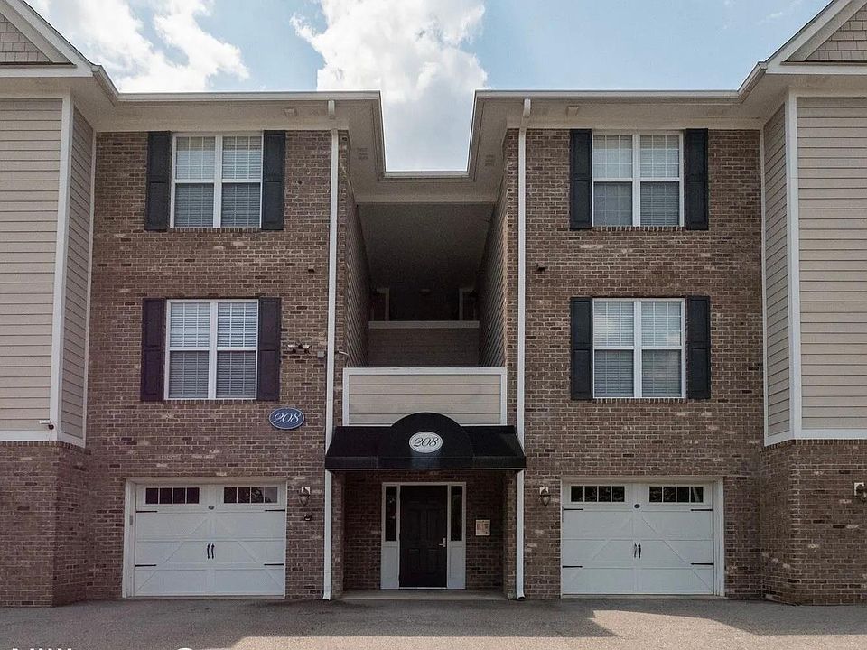 1st image of 208 Fountainhead Ln Unit 106