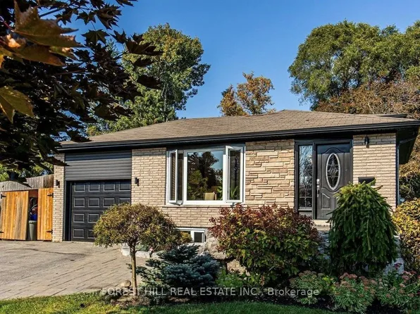 18 Boulding Dr, Aurora, ON L4G 2V7