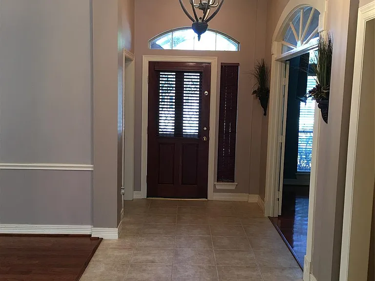 2627 Havencrest Dr — Photo 3