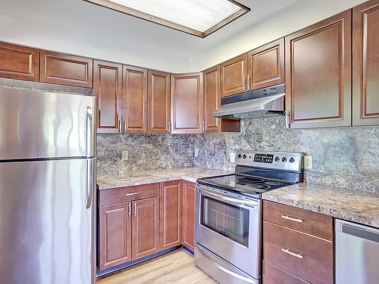 2 Stone Spring Ln #1 — Photo 12