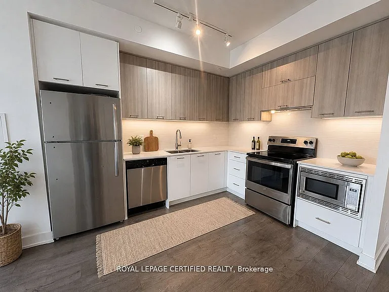 180 Veterans Dr #307 — Photo 4