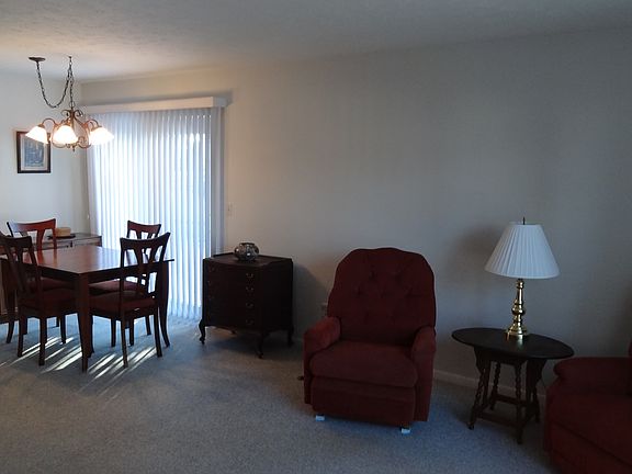 5th image of 252 Greenway Blvd