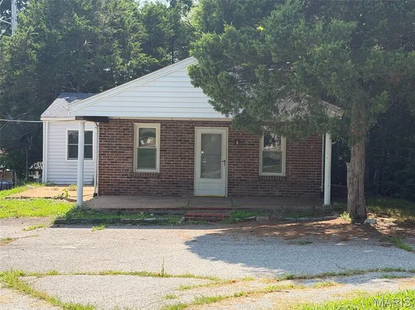 5116 Ringer Rd, Saint Louis, MO 63129