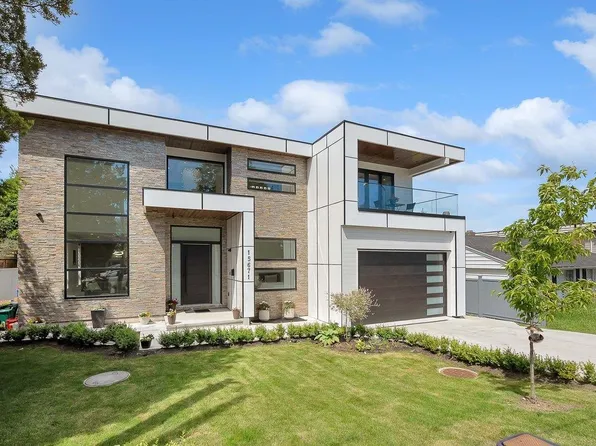 15671 Roper Ave, White Rock, BC V4B 2G9