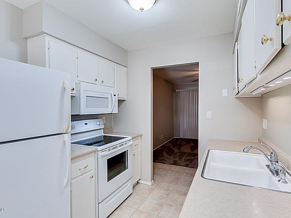 3rd image of 6617 S Palm Dr