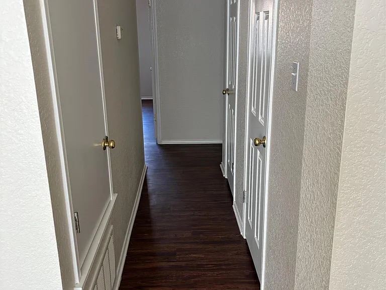 1403 Haley Gray Dr — Photo 12