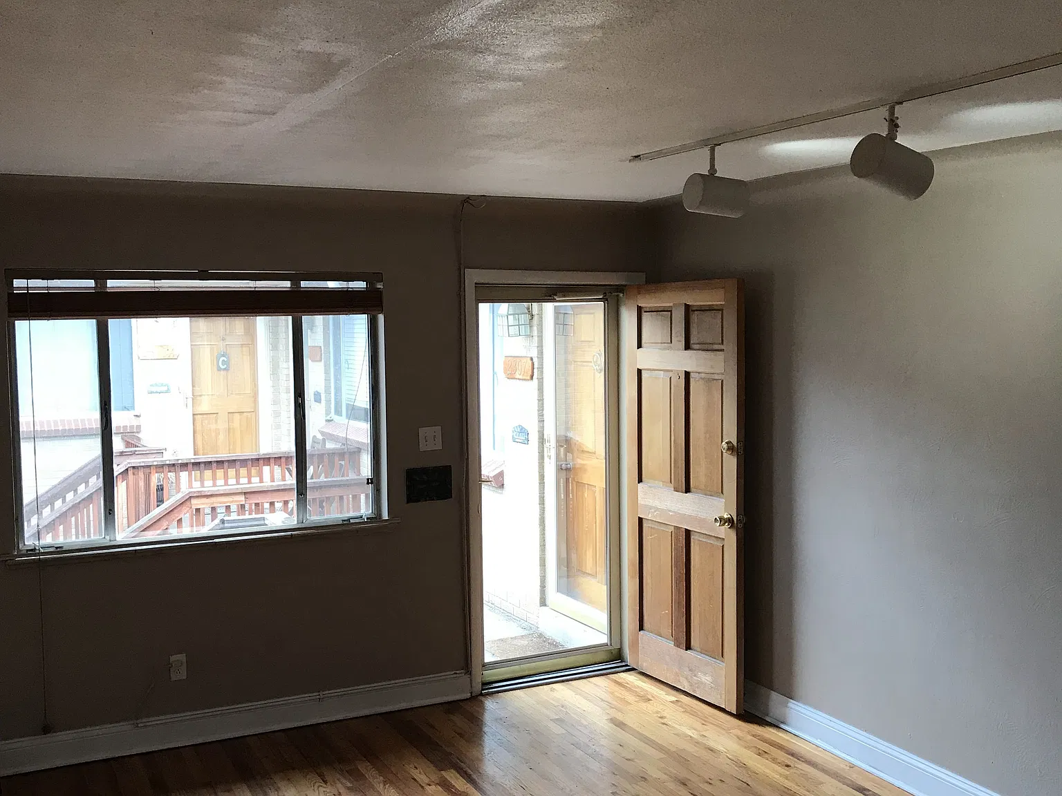 1 bed, 650 sqft, $1,100 — Photo 1
