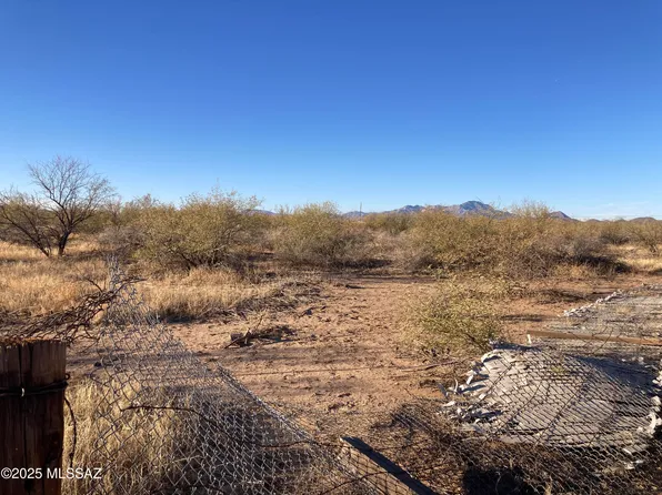 8350 S Howling Coyote Trl, Tucson, AZ 85735