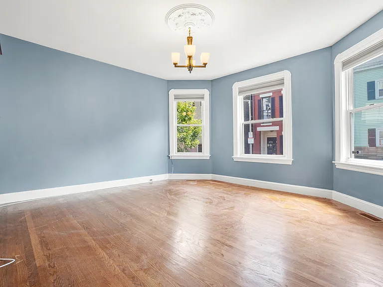 83 Green St #1 — Photo 8