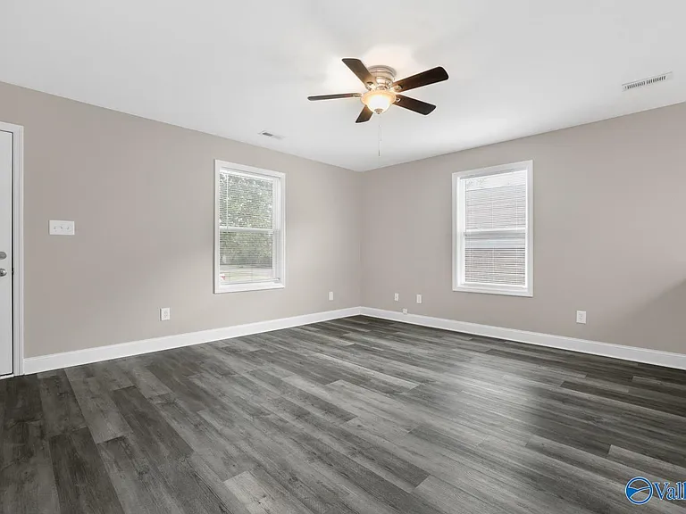 218 Ward Ave NE — Photo 6