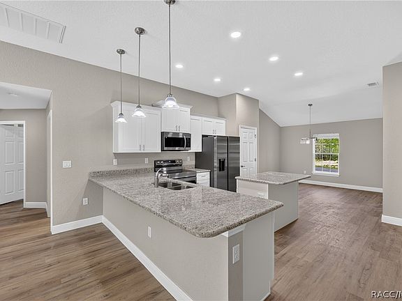 3rd image of 10260 N Spaulding Dr