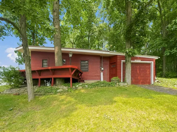35 Lane 200d Lake James Ln, Angola, IN 46703
