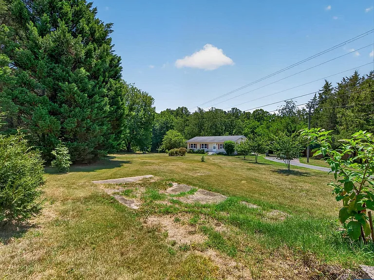 625 S Spotswood Trl — Photo 42